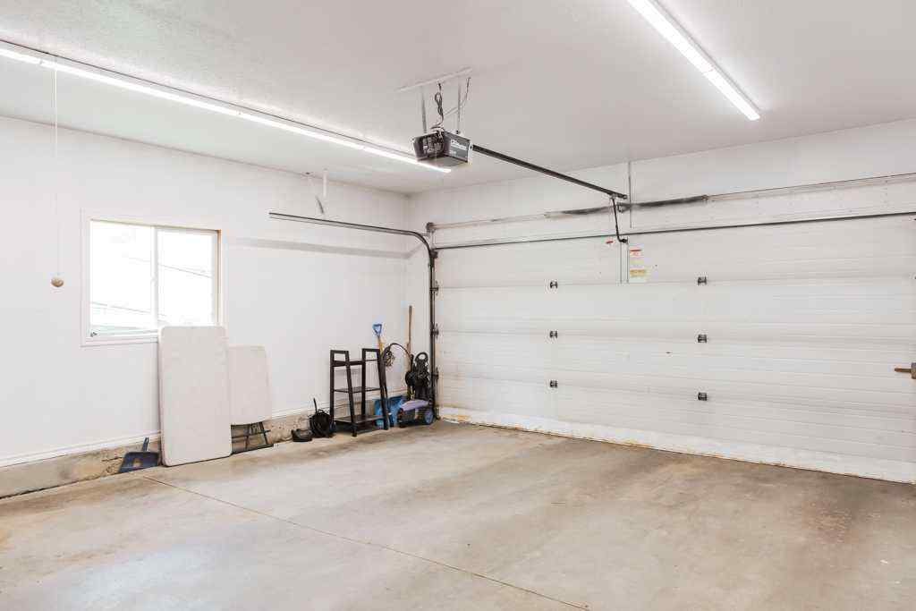 MLS® A2259062 - 8909 108 Avenue  in Crystal Heights Grande Prairie, Residential