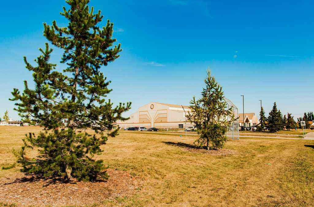 MLS® A2259062 - 8909 108 Avenue  in Crystal Heights Grande Prairie, Residential