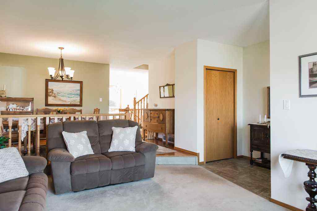 MLS® A2259062 - 8909 108 Avenue  in Crystal Heights Grande Prairie, Residential