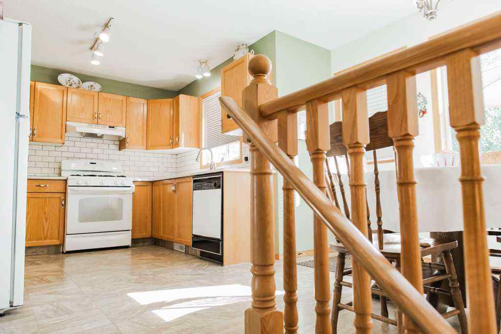 MLS® A2259062 - 8909 108 Avenue  in Crystal Heights Grande Prairie, Residential