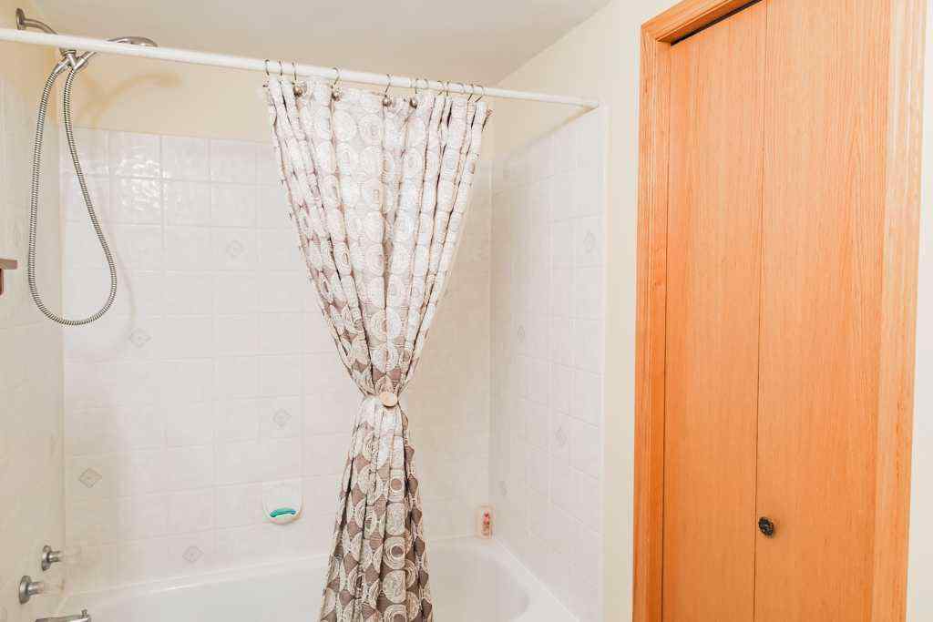 MLS® A2259062 - 8909 108 Avenue  in Crystal Heights Grande Prairie, Residential