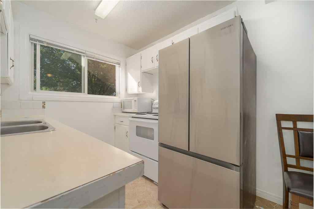 MLS® A2259068 - Unit #3 2302 23 Street N in Winston Churchill Lethbridge, Residential