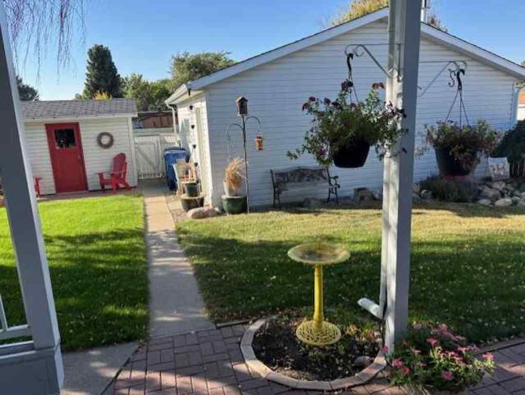 MLS® A2259074 - 1406 Lakemount Boulevard S in Lakeview Lethbridge, Residential