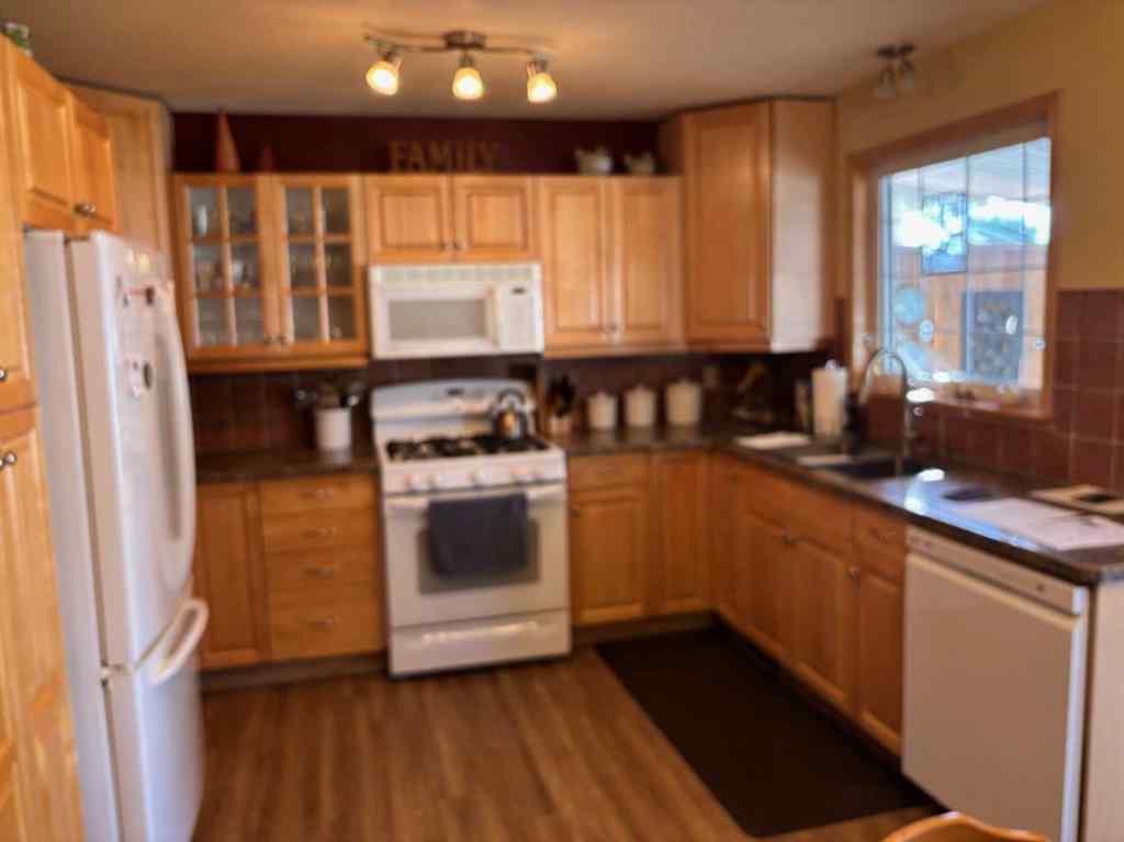 MLS® A2259074 - 1406 Lakemount Boulevard S in Lakeview Lethbridge, Residential