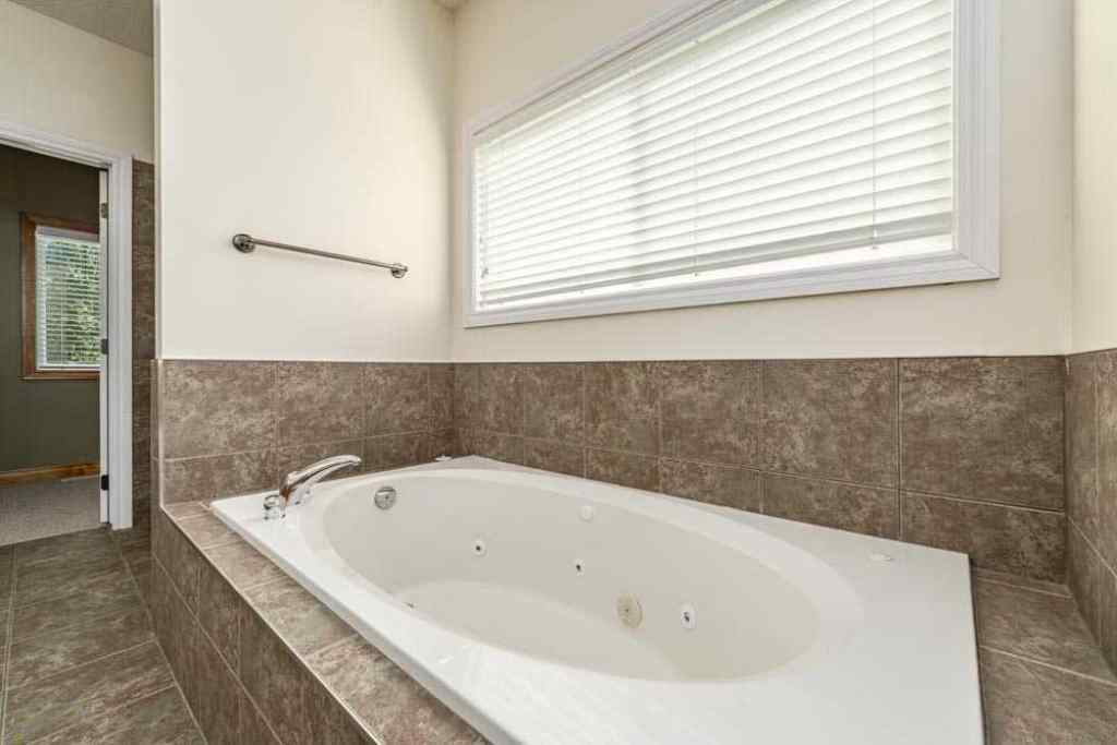 MLS® A2259077 - 88 Sharp Hill Drive  in Sharp Hill Rural Rocky View County, Residential