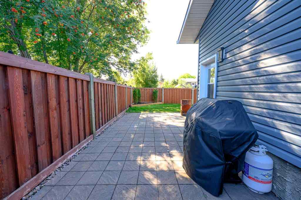 MLS® A2259080 - 9513 77 Avenue  in Patterson Place Grande Prairie, Residential