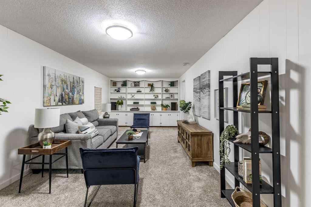 MLS® A2259084 - 1499 10 Avenue NE in Northeast Crescent Heights Medicine Hat, Residential