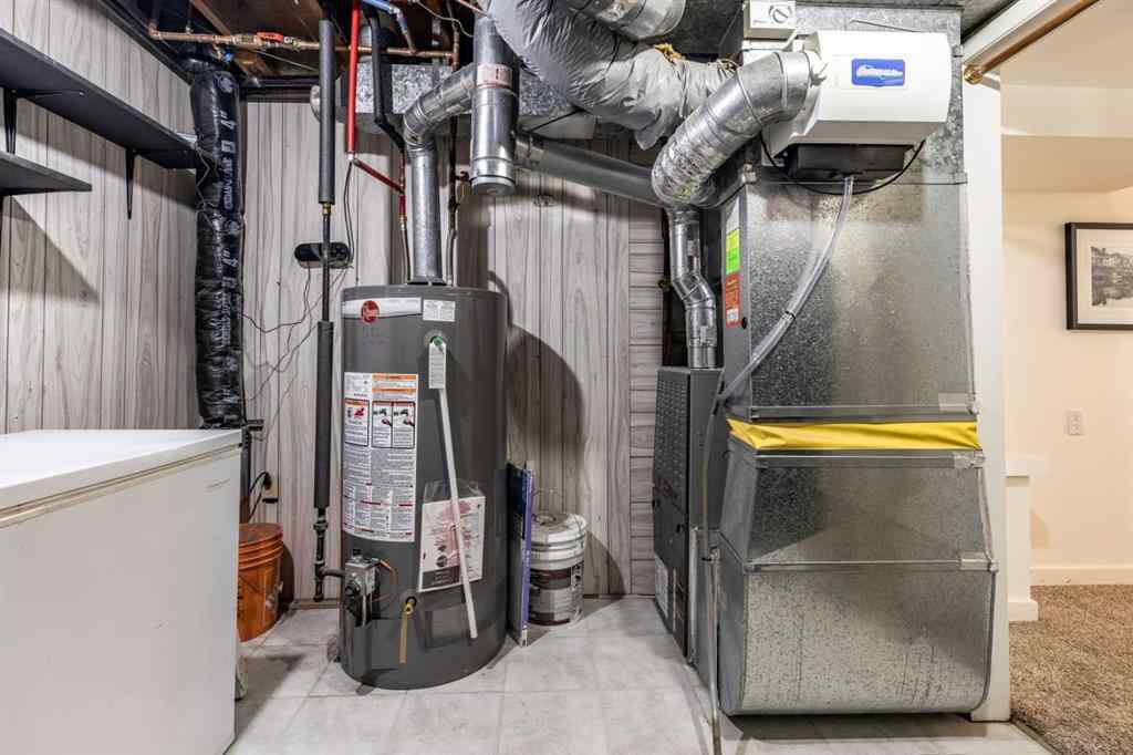 MLS® A2259084 - 1499 10 Avenue NE in Northeast Crescent Heights Medicine Hat, Residential