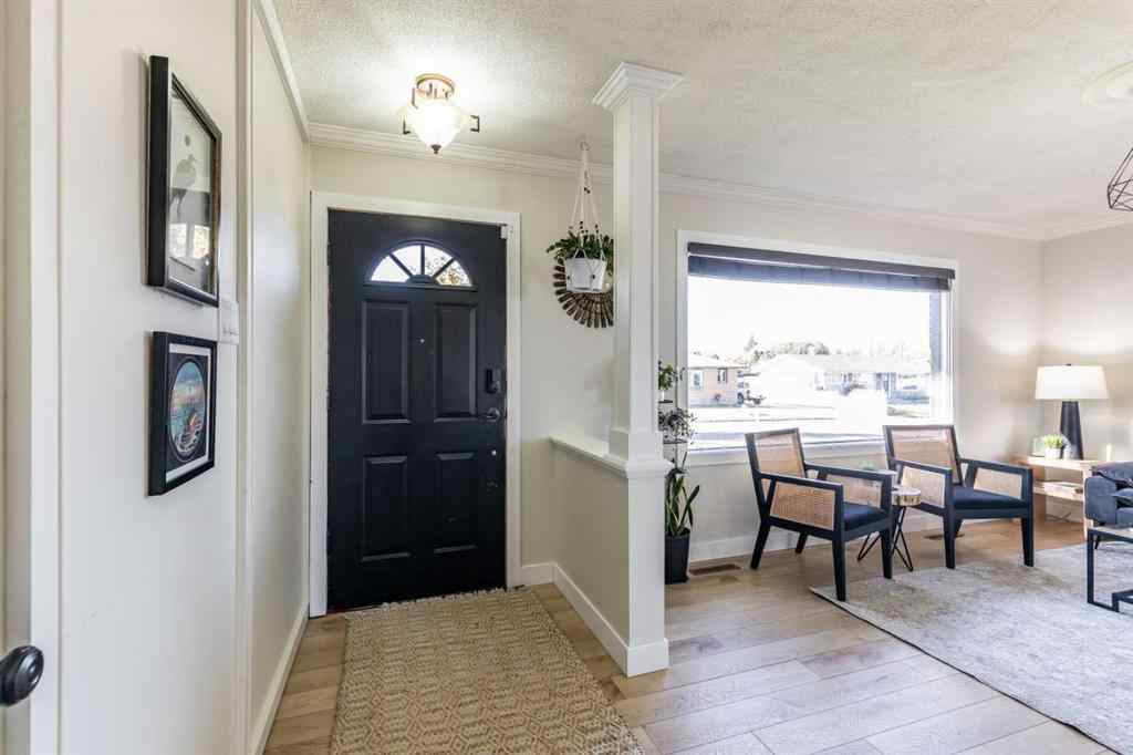 MLS® A2259084 - 1499 10 Avenue NE in Northeast Crescent Heights Medicine Hat, Residential