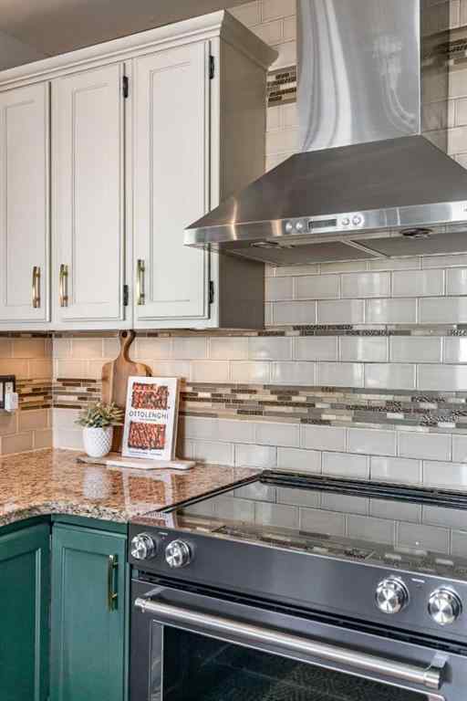 MLS® A2259084 - 1499 10 Avenue NE in Northeast Crescent Heights Medicine Hat, Residential