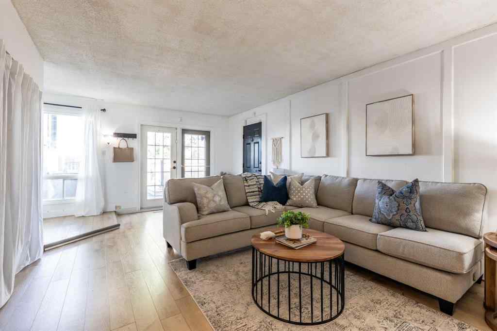 MLS® A2259084 - 1499 10 Avenue NE in Northeast Crescent Heights Medicine Hat, Residential