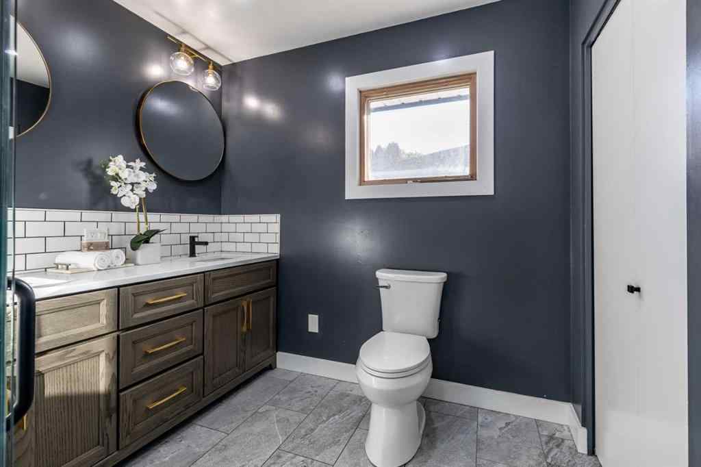 MLS® A2259084 - 1499 10 Avenue NE in Northeast Crescent Heights Medicine Hat, Residential