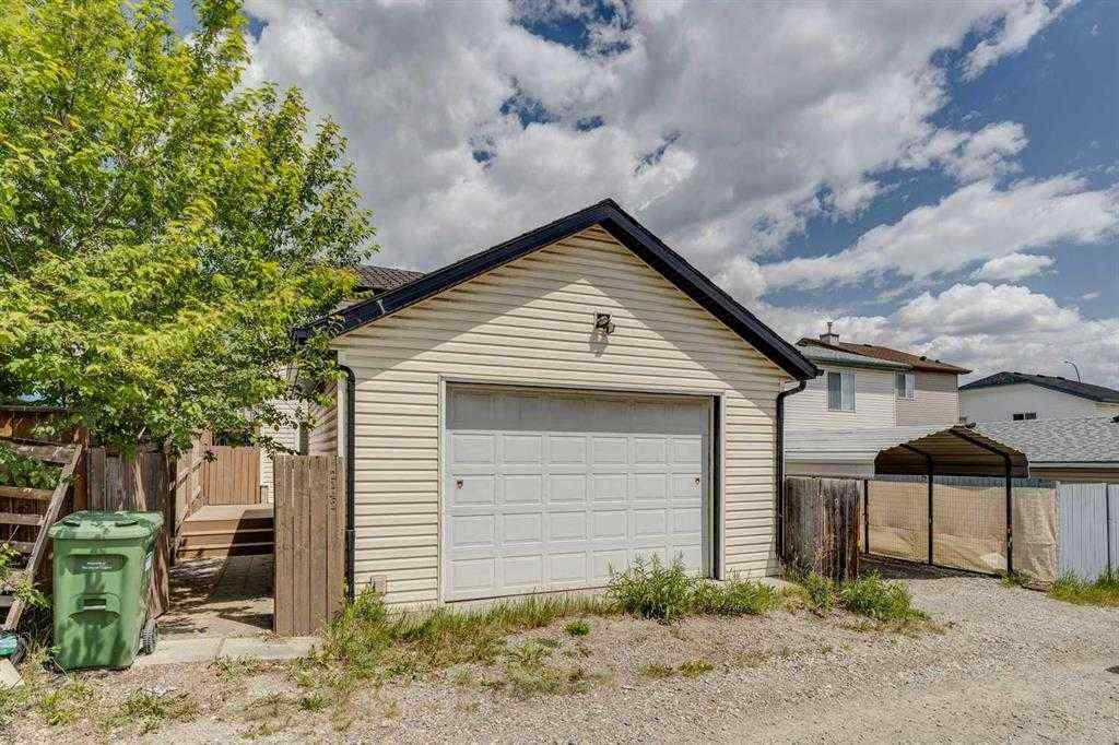 MLS® A2259092 - 2142 Country Hills Circle NW in Country Hills Calgary, Residential