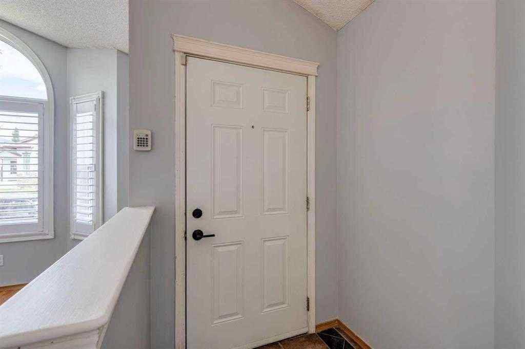 MLS® A2259092 - 2142 Country Hills Circle NW in Country Hills Calgary, Residential