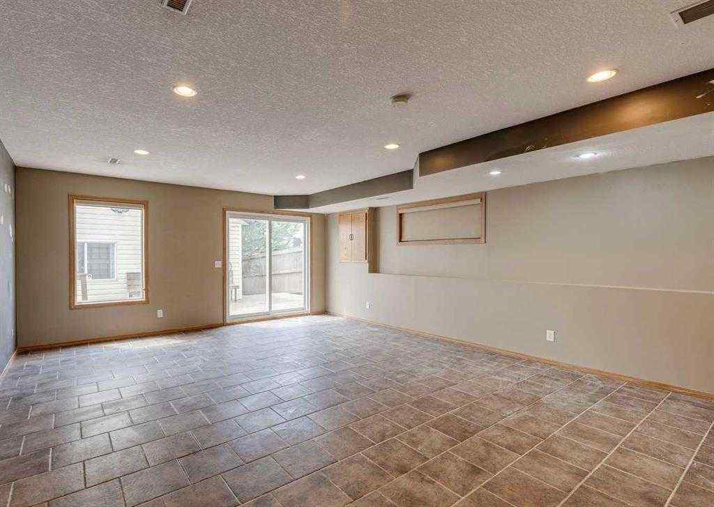 MLS® A2259092 - 2142 Country Hills Circle NW in Country Hills Calgary, Residential