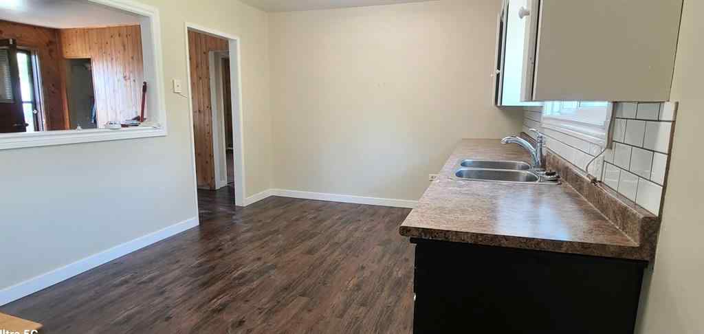 MLS® A2259094 - 5006 53 Street  in Downtown Sylvan Lake, Residential