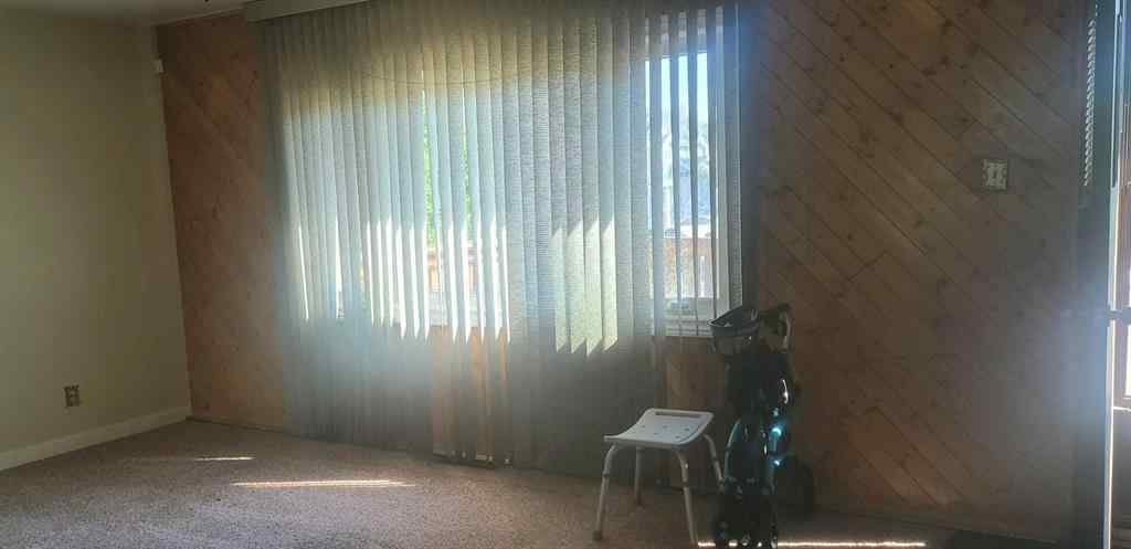 MLS® A2259094 - 5006 53 Street  in Downtown Sylvan Lake, Residential