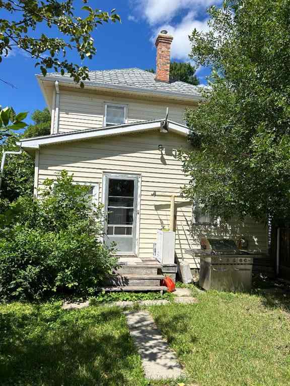 MLS® A2259117 - 625 14 Street S in Victoria Park Lethbridge, Residential