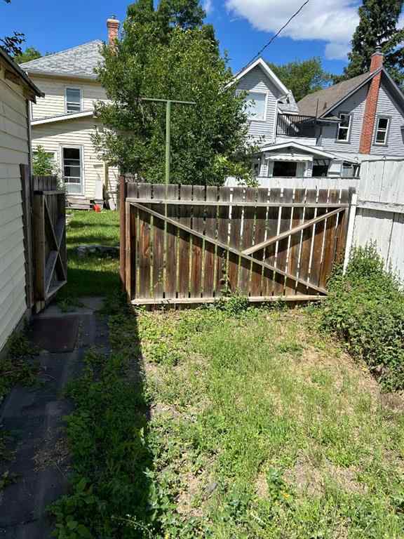 MLS® A2259117 - 625 14 Street S in Victoria Park Lethbridge, Residential