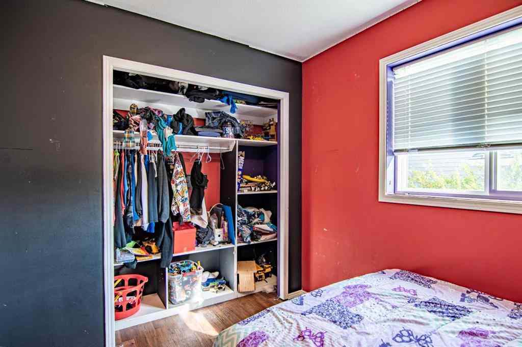 MLS® A2259122 - 5836 Park Street  in Panorama Estates Blackfalds, Residential