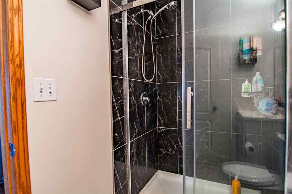 MLS® A2259122 - 5836 Park Street  in Panorama Estates Blackfalds, Residential