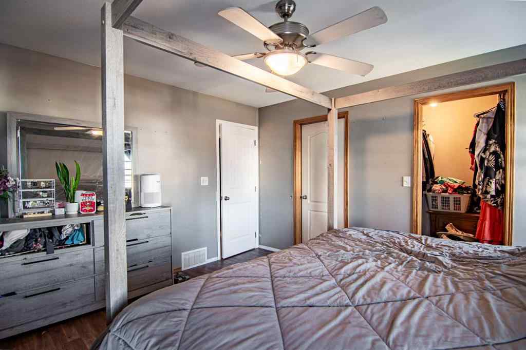 MLS® A2259122 - 5836 Park Street  in Panorama Estates Blackfalds, Residential