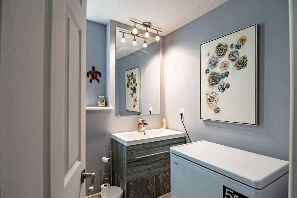 MLS® A2259122 - 5836 Park Street  in Panorama Estates Blackfalds, Residential