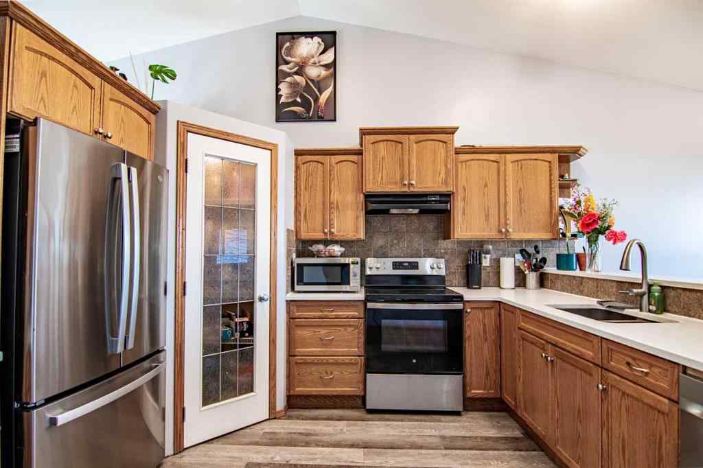 MLS® A2259122 - 5836 Park Street  in Panorama Estates Blackfalds, Residential