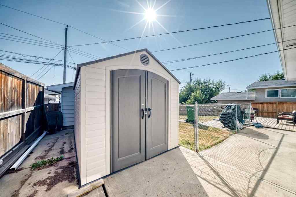 MLS® A2259131 - 2107 Munro Drive NE in Mayland Heights Calgary, Residential