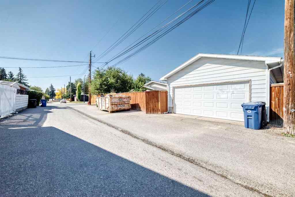 MLS® A2259131 - 2107 Munro Drive NE in Mayland Heights Calgary, Residential