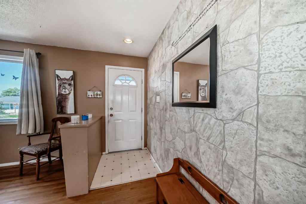 MLS® A2259131 - 2107 Munro Drive NE in Mayland Heights Calgary, Residential