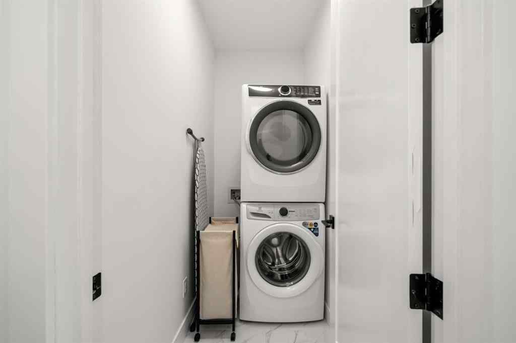 MLS® A2259139 - 2503 20 Street SW in Richmond Calgary, Residential