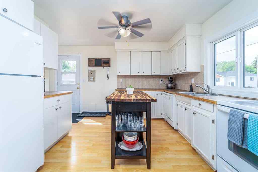 MLS® A2259144 - 5202 44 Avenue  in NONE Taber, Residential