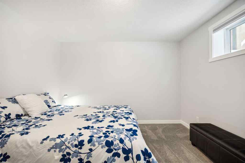 MLS® A2259148 - 404 Kingsmere Way SE in Kings Heights Airdrie, Residential