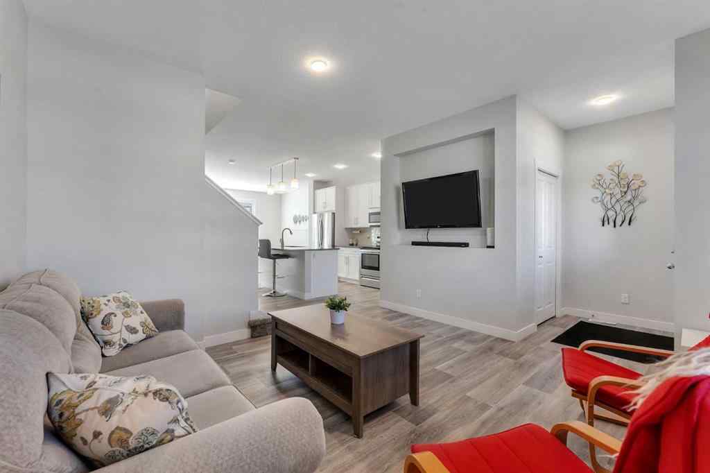 MLS® A2259148 - 404 Kingsmere Way SE in Kings Heights Airdrie, Residential