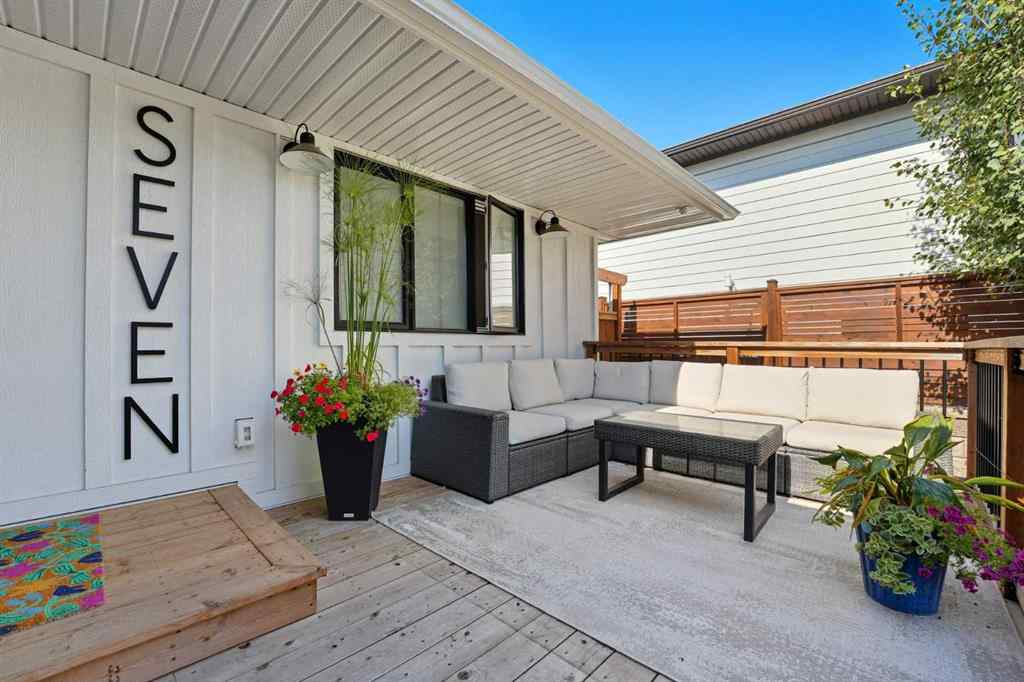 MLS® A2259149 - 7 Roselake Street NW in Rosemont Calgary, Residential