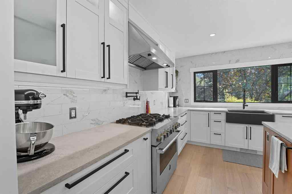 MLS® A2259149 - 7 Roselake Street NW in Rosemont Calgary, Residential