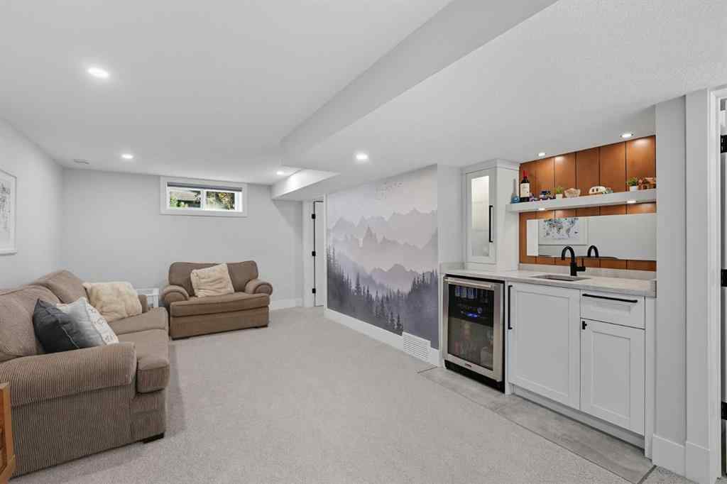 MLS® A2259149 - 7 Roselake Street NW in Rosemont Calgary, Residential