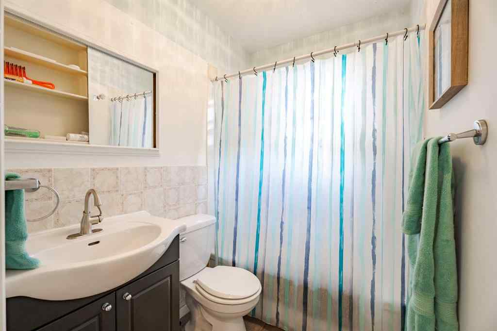MLS® A2259153 - 6507 34 Avenue NW in Bowness Calgary, Residential