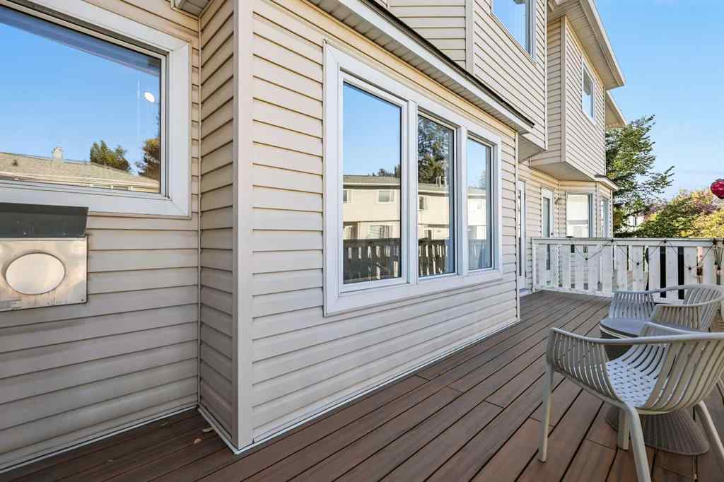 MLS® A2259170 - 392 Killarney Glen Court SW in Killarney/Glengarry Calgary, Residential