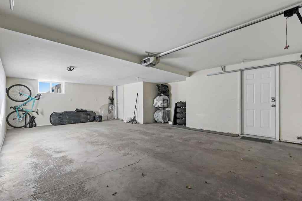MLS® A2259170 - 392 Killarney Glen Court SW in Killarney/Glengarry Calgary, Residential