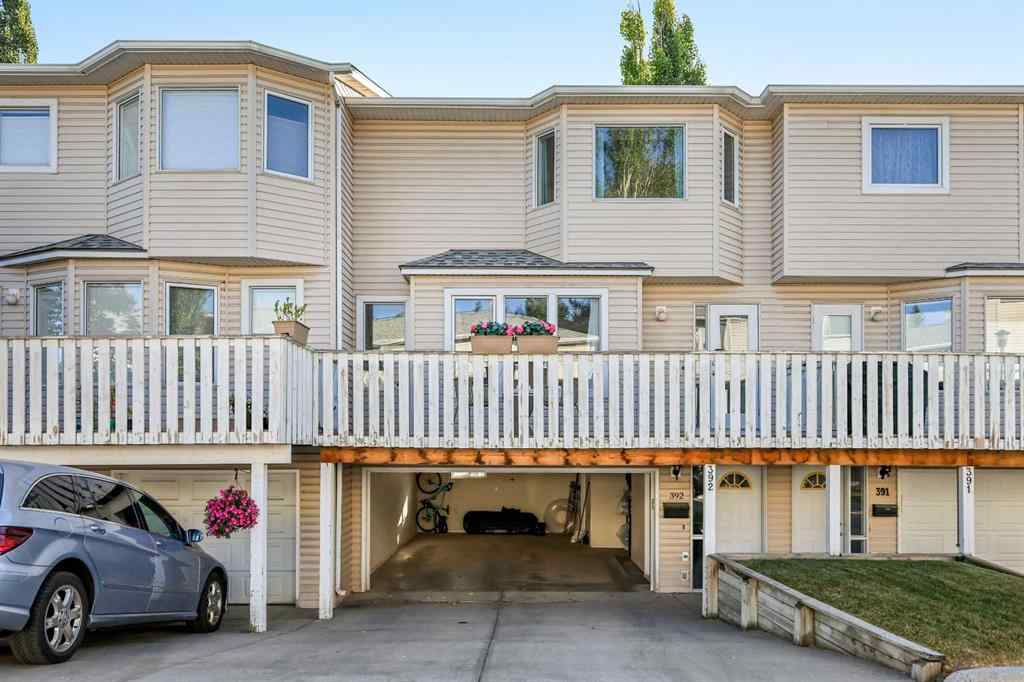 MLS® A2259170 - 392 Killarney Glen Court SW in Killarney/Glengarry Calgary, Residential