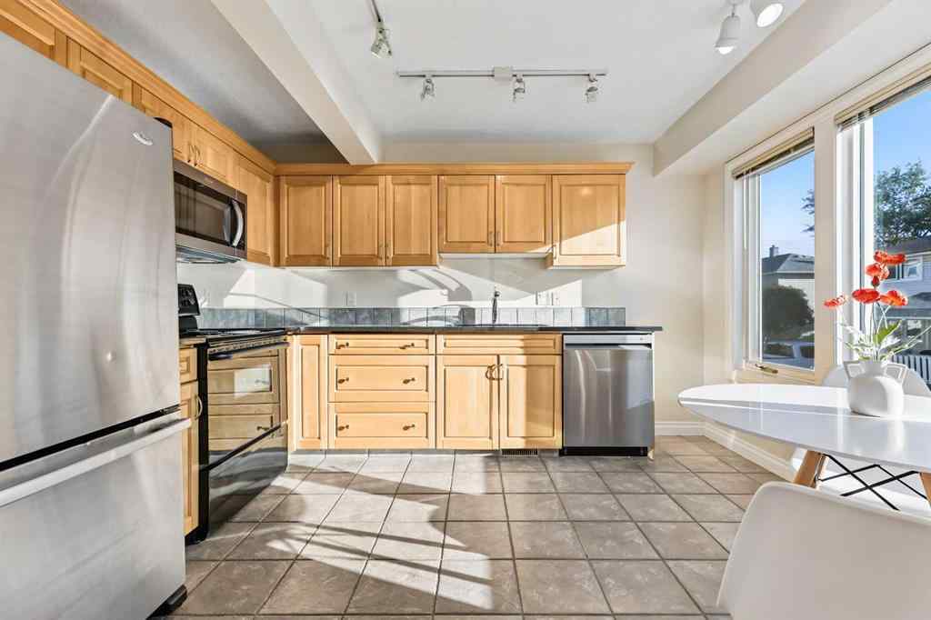 MLS® A2259170 - 392 Killarney Glen Court SW in Killarney/Glengarry Calgary, Residential