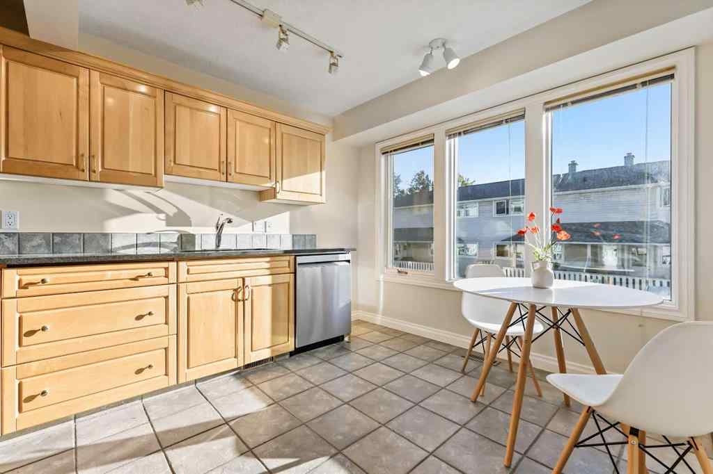 MLS® A2259170 - 392 Killarney Glen Court SW in Killarney/Glengarry Calgary, Residential