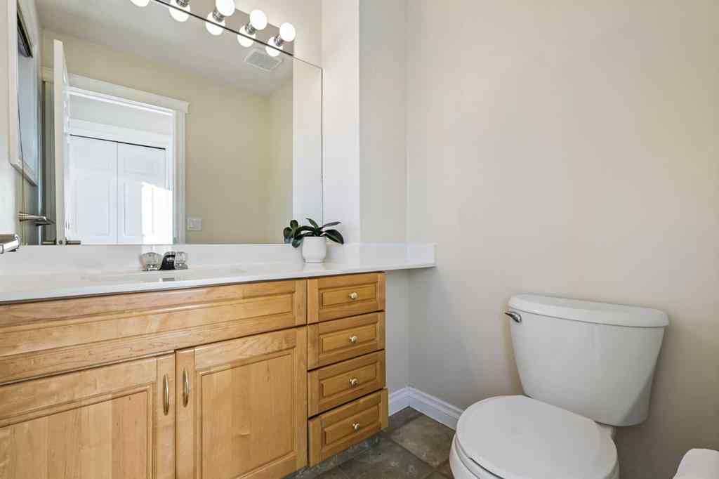 MLS® A2259170 - 392 Killarney Glen Court SW in Killarney/Glengarry Calgary, Residential