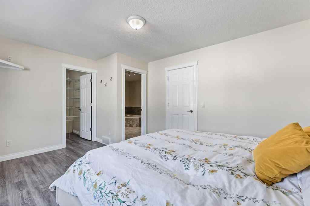 MLS® A2259170 - 392 Killarney Glen Court SW in Killarney/Glengarry Calgary, Residential