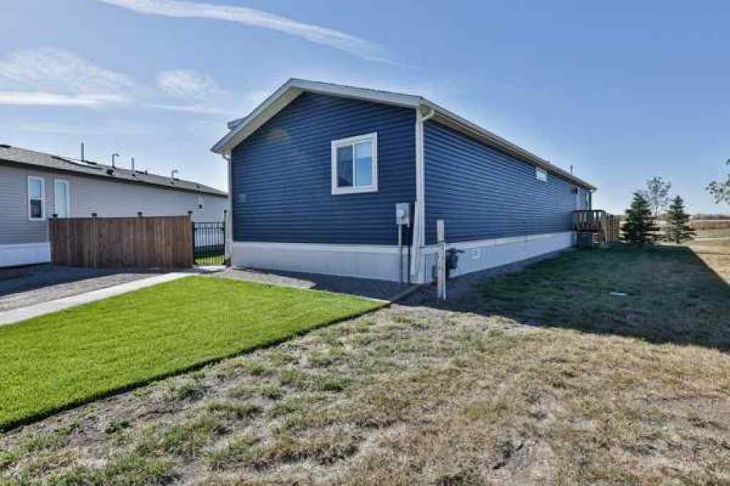 MLS® A2259171 - 2037 Sunflower Crescent  in NONE Coaldale, Residential