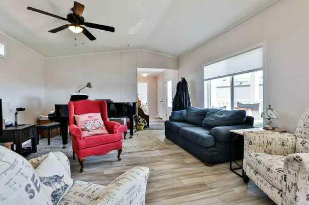 MLS® A2259171 - 2037 Sunflower Crescent  in NONE Coaldale, Residential