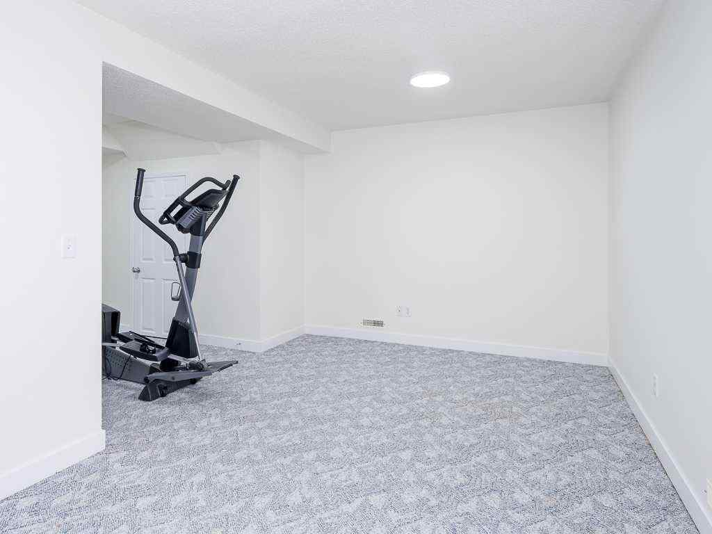 MLS® A2259179 - 100 Catalina Circle NE in Monterey Park Calgary, Residential