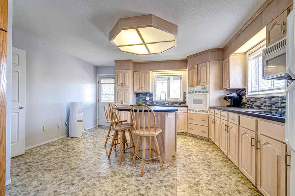 MLS® A2259200 - 4845 50 Avenue  in Kitscoty Kitscoty, Residential